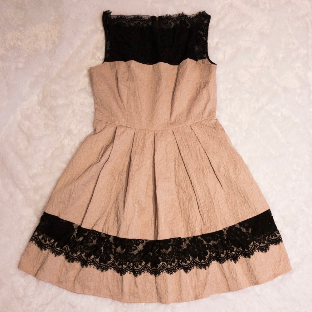 Light rose sleeveless dress